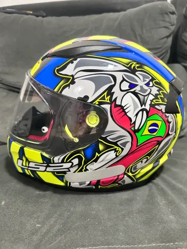 Venda de capacete pouco usado
