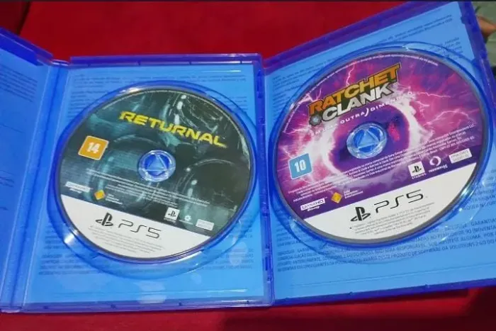 Jogo PS5 Ratchet Clank ou Returnal + manete PS4 Original