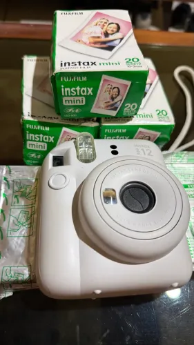 Polaroide INSTAX MINI 12 + 80+ FILMES
