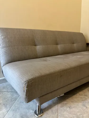 Sofá cama com avarias