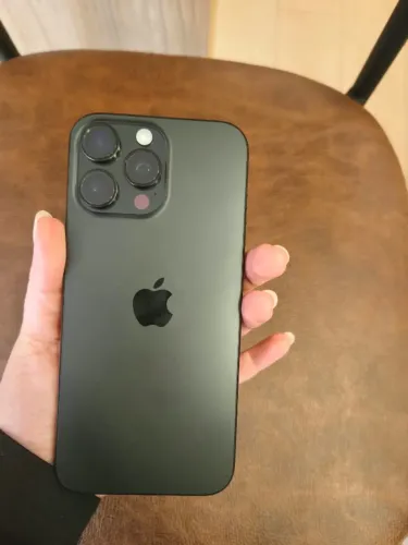 iPhone 16 Pro Max - 100% bateria - impecável