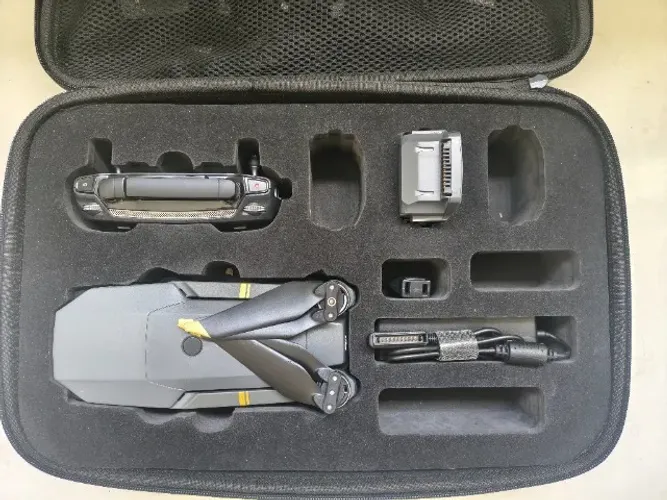 Drone Mavic Pro Combo com case e 2 baterias impecável pouco uso.