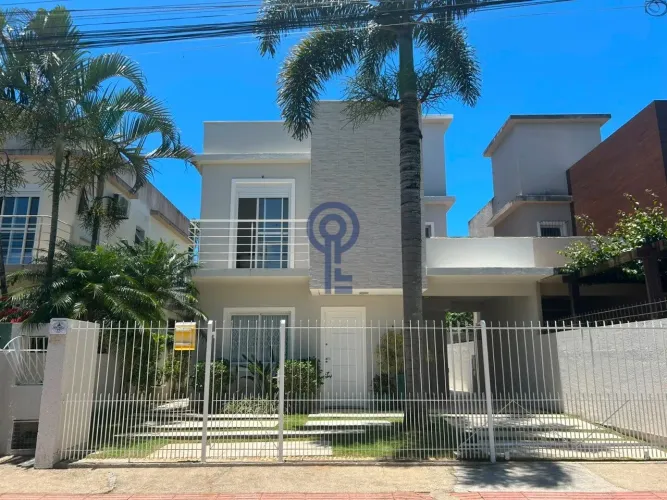 Casa com 3 dormitórios no Campeche