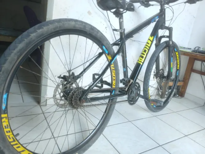 Bicicleta quadro de alumínio aro 26