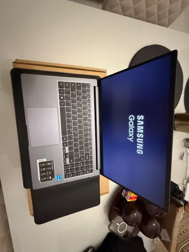 GALAXY BOOK 4