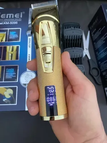 Máquina de cortar cabelo Kemei Profissional Turbo