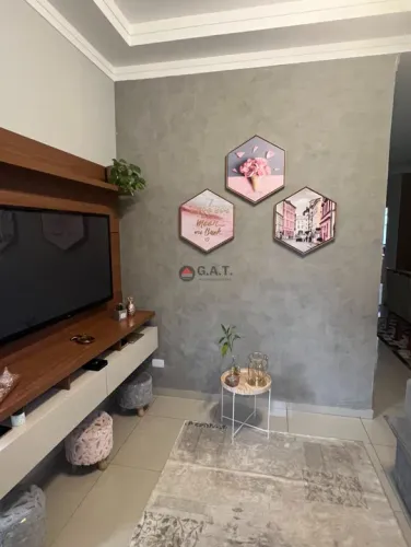 Casa em Condomínio no Horto Florestal em Sorocaba-SP: 3 quartos, 1 suíte, 2 salas, 3 banhe