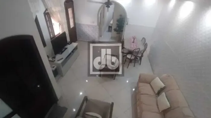 Casa tríplex - Botafogo- 5 quartos - 1 suíte-Churrasqueira-1 vaga - Reformada