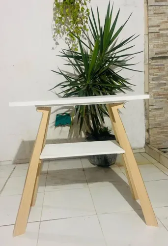 Aparador em MDF - Branco e madeirado