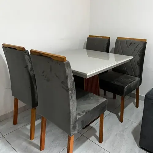 Mesa com 4 cadeiras oferta!!! Tt338m