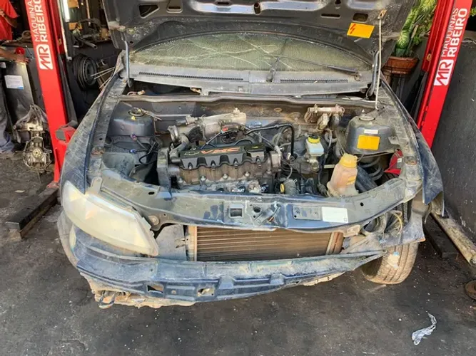 Chevrolet celta 1.0 8v gasolina 2003 . Retirada de peças.