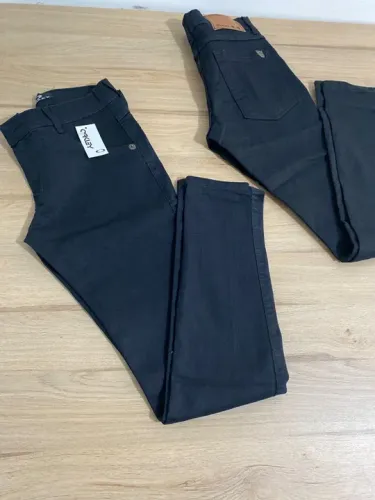 Promoção de calças jeans 2 por 110$ 