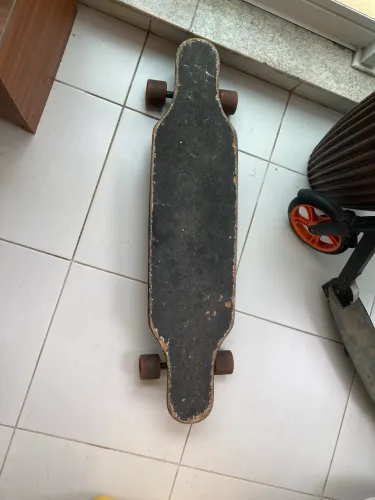Longboard usado em bom estado - ideal para iniciantes