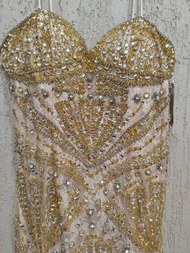 Vestido longo, Tam 42, importado , em crepe/ tule/renda e aplicação, importado, novo