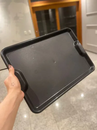 Bandeja Plástica Preta para Servir (refeitório) tenho 20