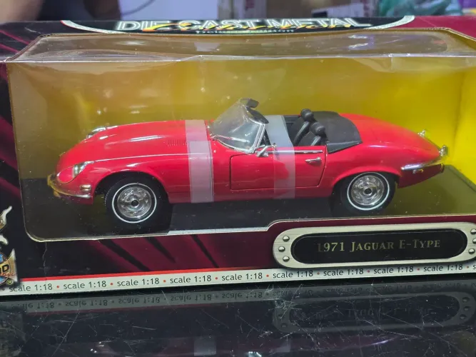 Miniatura 1:18 jaguar 1971 etype  novo lacrado vermelho 