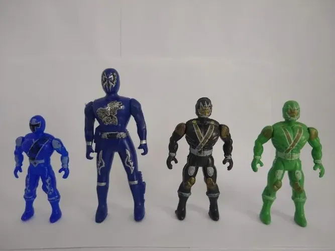 Kit 4 Bonecos De Plástico: Power Rangers