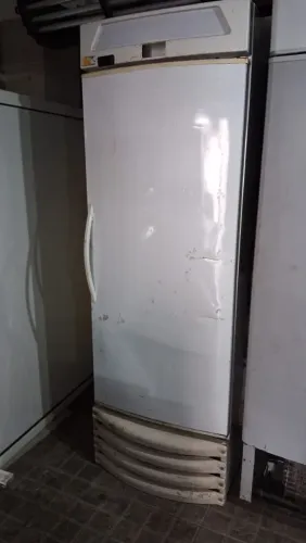 Cervejeira Porta Cega 480lts branca Frilux Usada