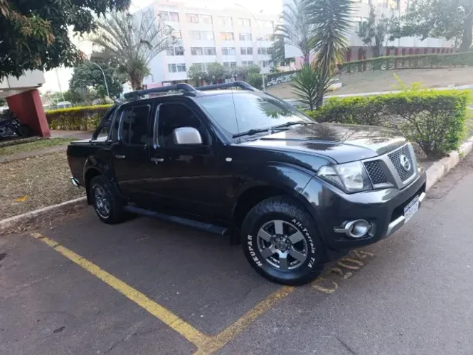 Nissan Frontier SV AT. CD 4X4 2.5 TB Dies. Aut. 2016