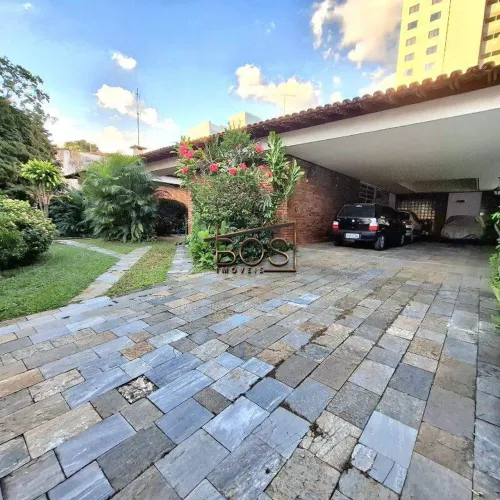 Linda Casa Tombada - 1.000 m² - 4 Quartos - 2 DCE - 10 vagas - Lazer Completo - Bairro: Ci