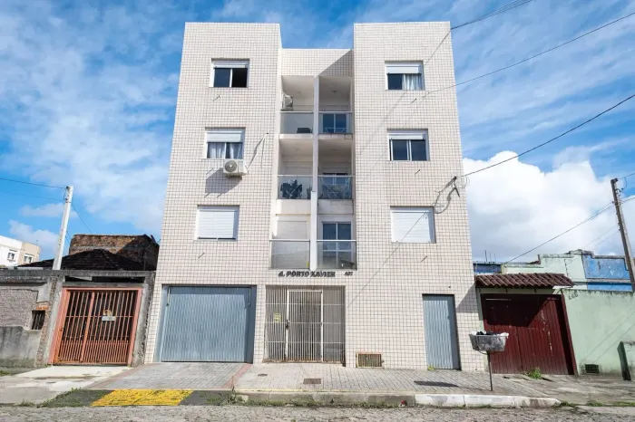 Apartamento com 2 dormitórios para alugar, 45 m² no Porto em Pelotas/RS