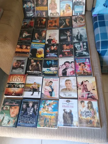 Coleção de DVDs diversos 35 dvds