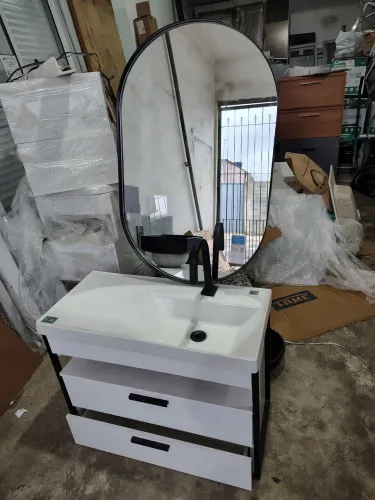 gabinete com cuba de louça torneira e espelho  80x38 quadro sensea