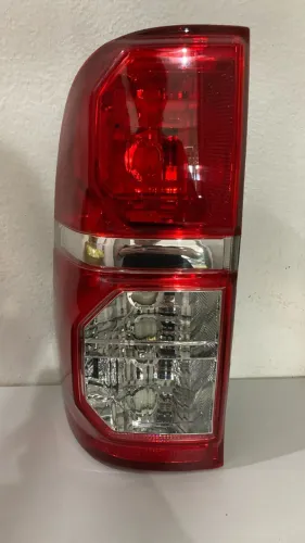 LANTERNA TOYOTA HILUX 2012/2015 TRASEIRO BICOLOR ESQUERDO