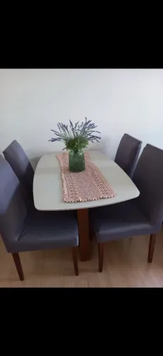 Mesa de Jantar com 4 Cadeiras