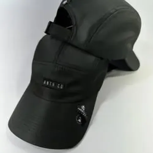 BONÉ FIVE PANEL CURVA BASIC PRETO