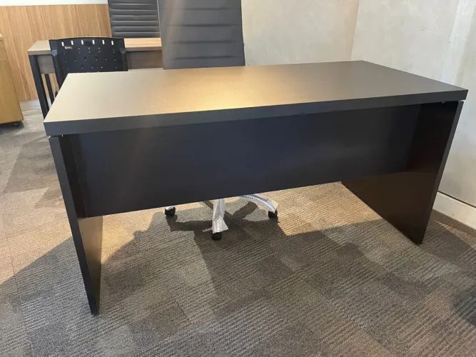 Mesa de escritório preta 1.50x0.70 - LOJA IKONMIXOFFICE