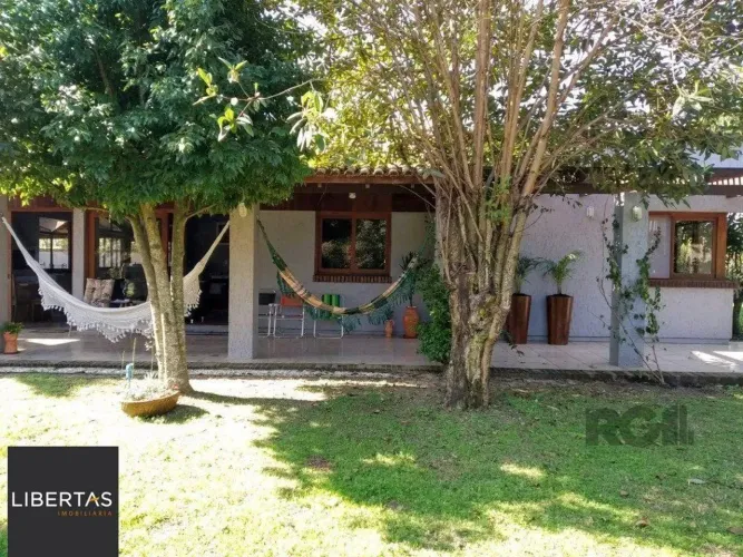 Casa de Condomínio em Martinica