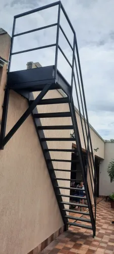 Escada em 12 x $250,00 no cartão 