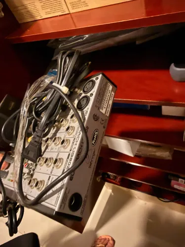 Mesa behringer ub802