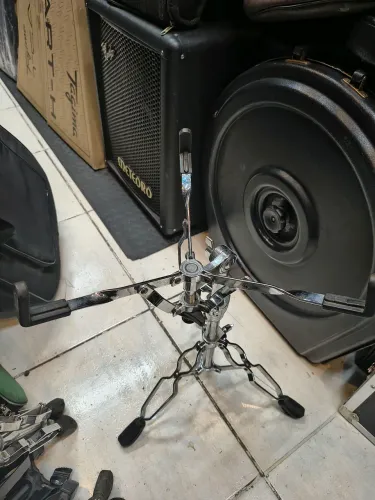 Estante de caixa de bateria pearl em perfeito estado