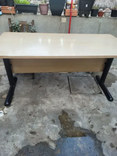 Mesa pra escritório ou computador 
