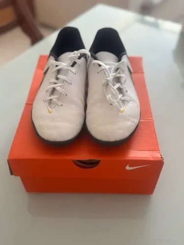 Chuteira Nike Society