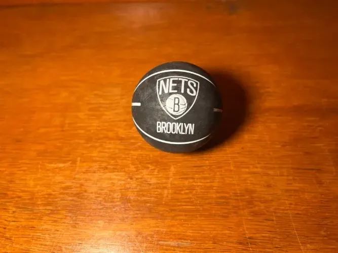 Mini Bola de Basquete Comemorativa Wilson NBA Dribbler Basketball Brooklyn Nets- RARÍSSIMO