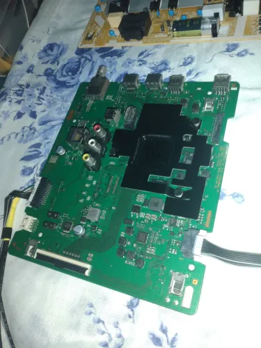 Placas pra TV Samsung tu8000 cristal 50 polegadas