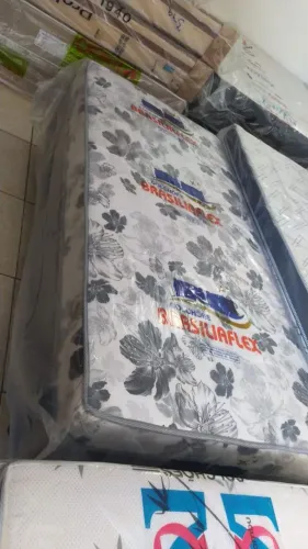 Cama box solteiro nova, espuma grossa 