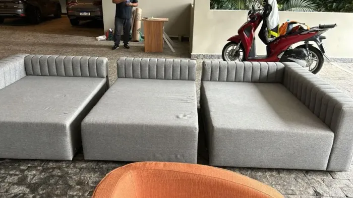Sofá em Linho, 3 módulos na cor cinza - Medida: Modulo esquerdo 01 : 1,50x1,10 / Modulo do