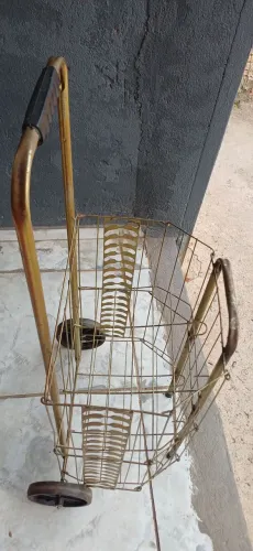 CARRINHO DE FEIRA EM METAL 