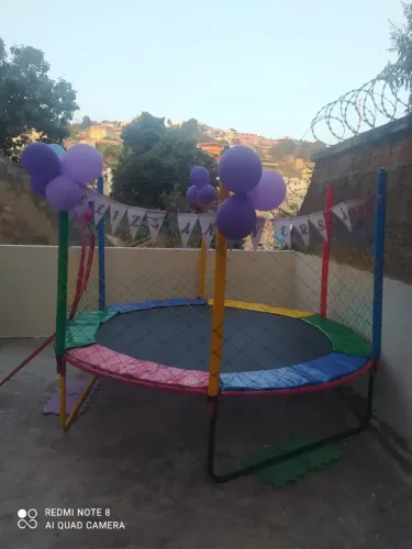 Locação Kit Cama elástica+escorregador+cavalinhos upa upa+ gangorra Pluto 