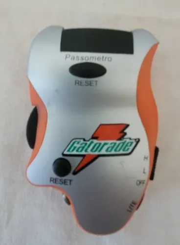 radio com contador de passos e lanterna edição colecionador gatorade