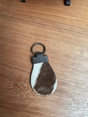 chaveiro em couro legítimo sukuma