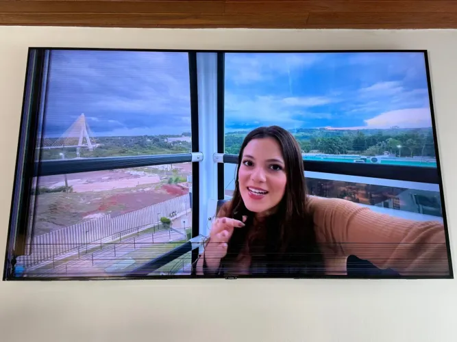 TV DEFEITO NA TELA 82 SAMSUNG 