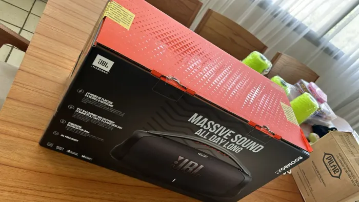Caixa de Som JBL Boombox 3 - Potente e Impermeável