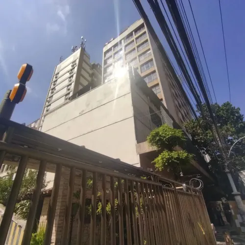 Apartamento para aluguel possui 77,00 metros quadrados em Botafogo - Rio de Janeiro - RJ.