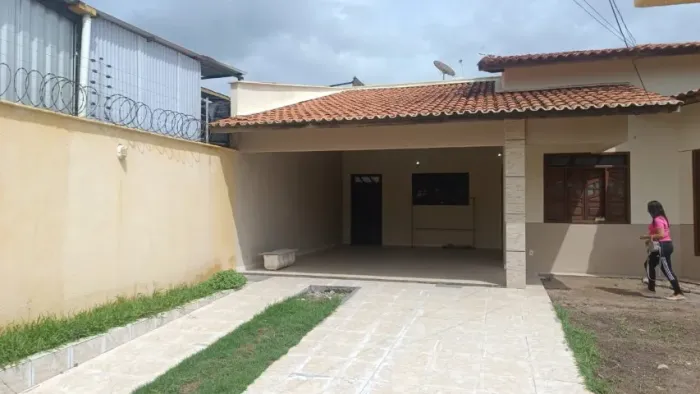 Linda Casa à Venda na Chácara Brasil Excelente localização, próxima à Avenida Mato