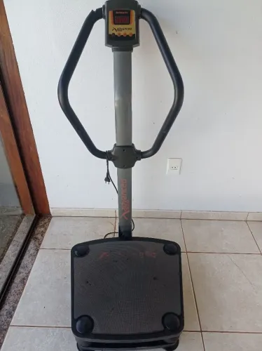 conjunto de equipamentos para pratica de exercícios em casa 